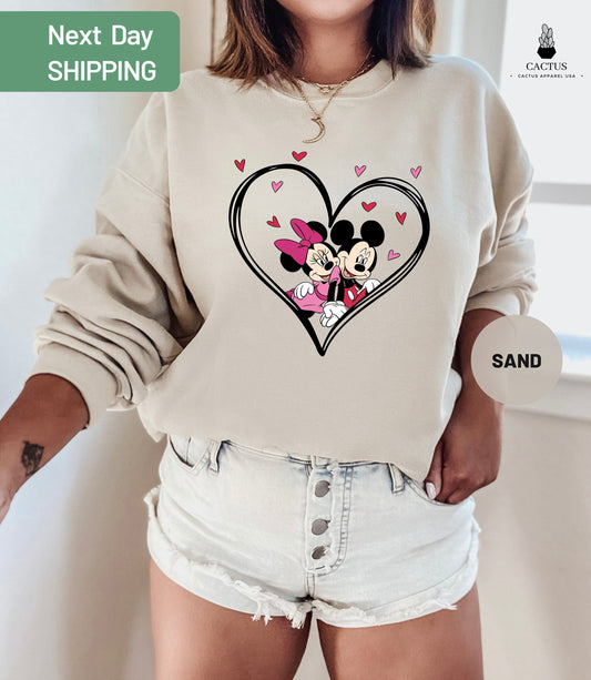 Mickey and Minnie In Love Sweatshirt, Happy Valentines Day Sweat, Mickey Minnie Kissing Shirt, Lovely Disney Sweat, Valentines Day Couples